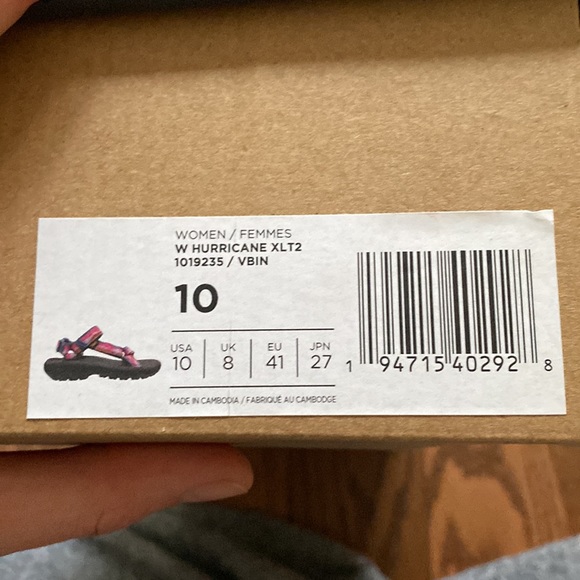 Never worn Teva sandals🩷 - Picture 6 of 6